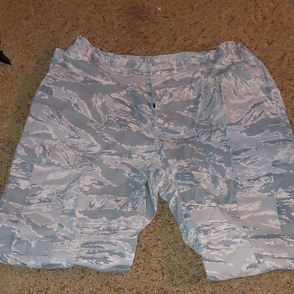 Mens 36 (SHORT) Vintage Camo Utility